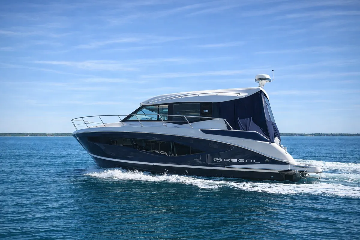 2019 Regal 42 GRANDE COUPE