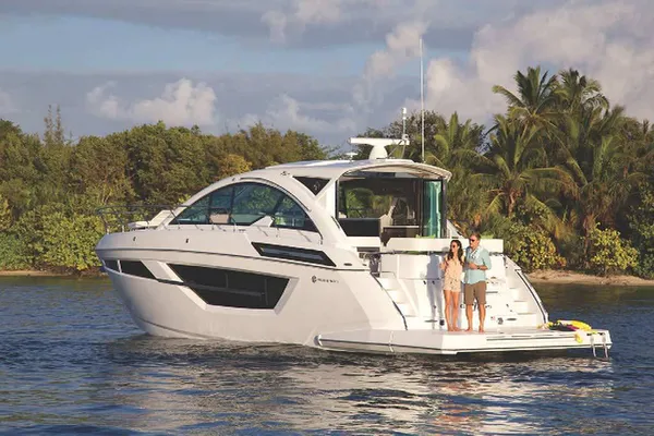 2027 Cruisers Yachts 50 CANTIUS detail image 1
