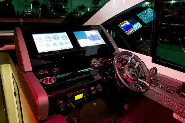 2027 Cruisers Yachts 50 CANTIUS detail image 11