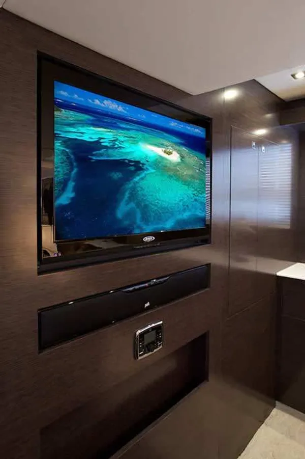 2027 Cruisers Yachts 50 CANTIUS detail image 15