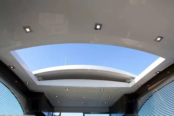 2027 Cruisers Yachts 50 CANTIUS detail image 12