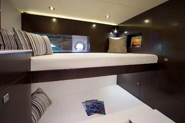 2027 Cruisers Yachts 50 CANTIUS detail image 18