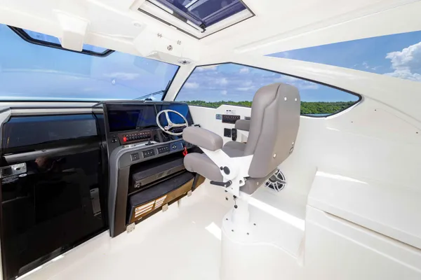 2026 Pursuit OS 405 detail image 8