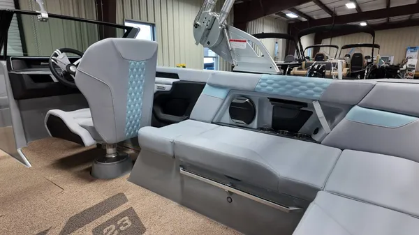 2026 Mastercraft XT23-37