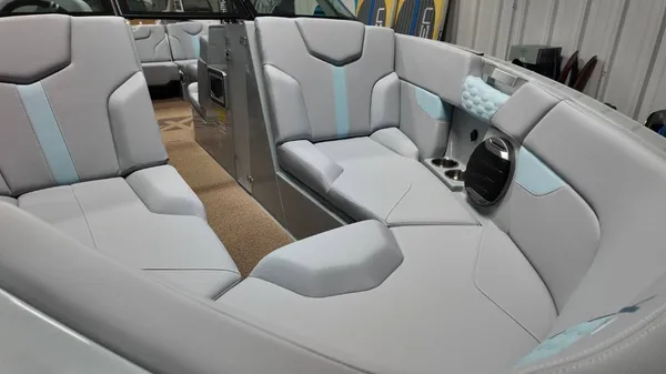 2026 Mastercraft XT23-12