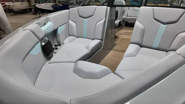 2026 Mastercraft XT23-14