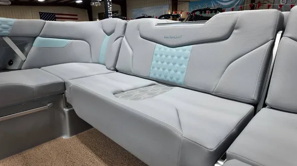 2026 Mastercraft XT23-33