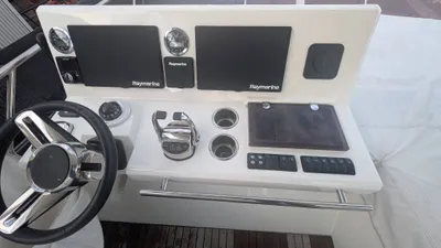 Pre-Owned 2022 Prestige 590 Fly for Sale | Vancouver, BC | M&P Yacht Centre | 697bac93f6038689a0043c9e