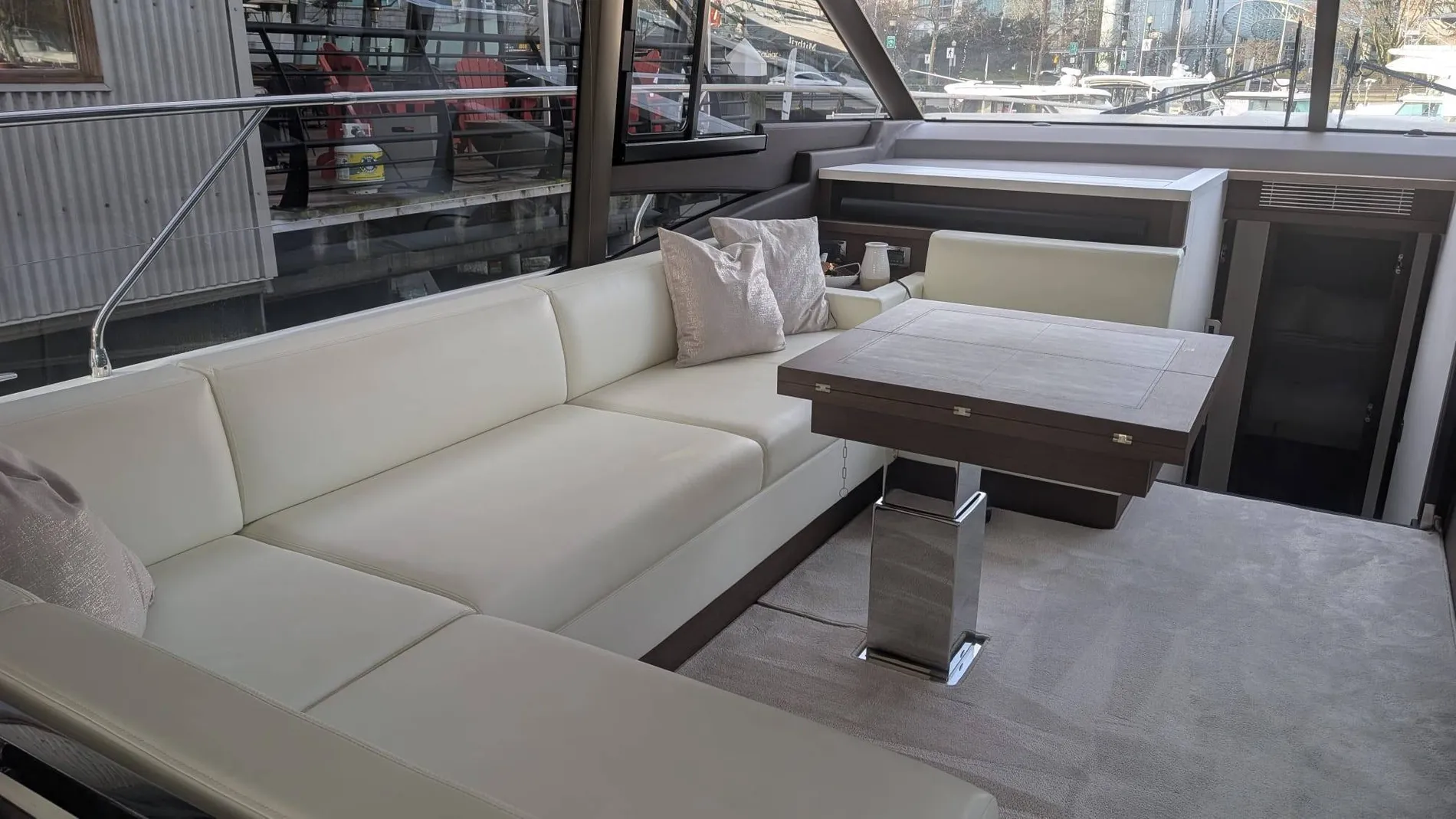 Pre-Owned 2022 Prestige 590 Fly for Sale | Vancouver, BC | M&P Yacht Centre | 697bac93f6038689a0043c9e
