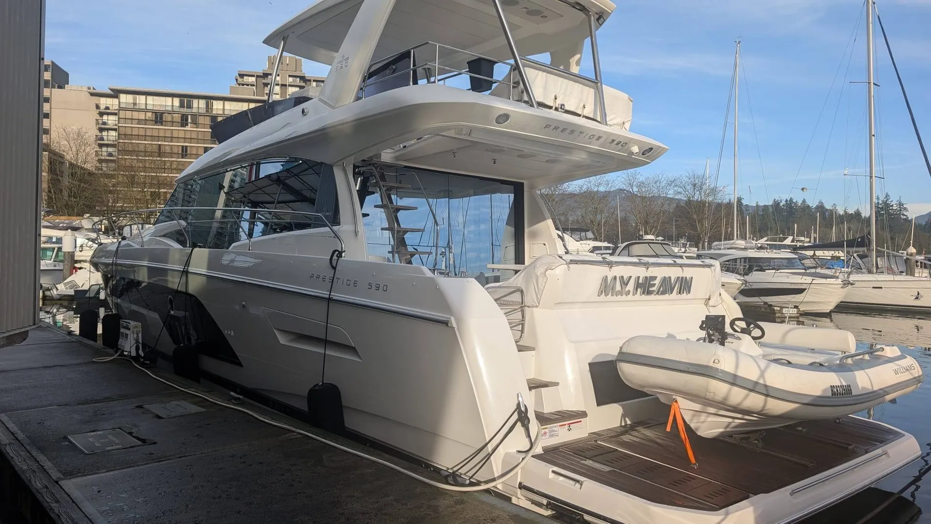 Pre-Owned 2022 Prestige 590 Fly for Sale | Vancouver, BC | M&P Yacht Centre | 697bac93f6038689a0043c9e