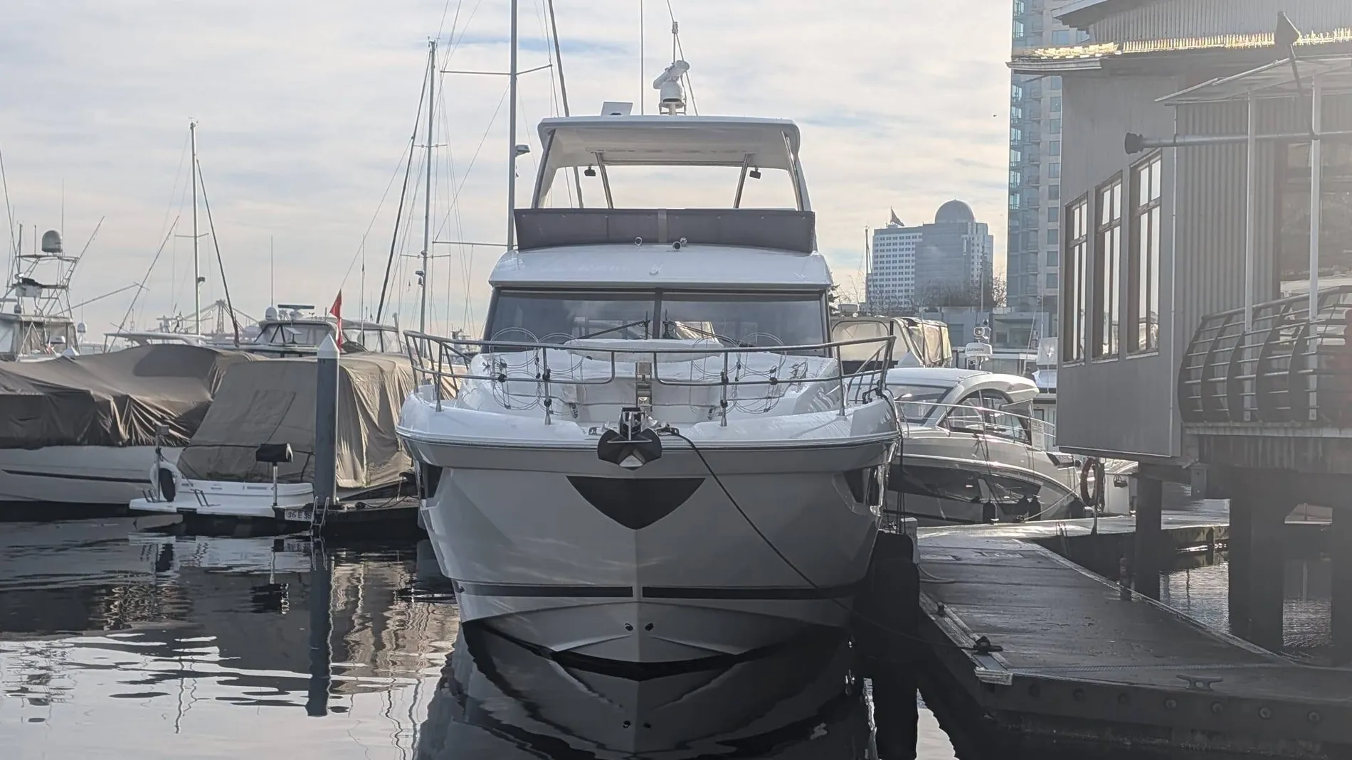 Pre-Owned 2022 Prestige 590 Fly for Sale | Vancouver, BC | M&P Yacht Centre | 697bac93f6038689a0043c9e