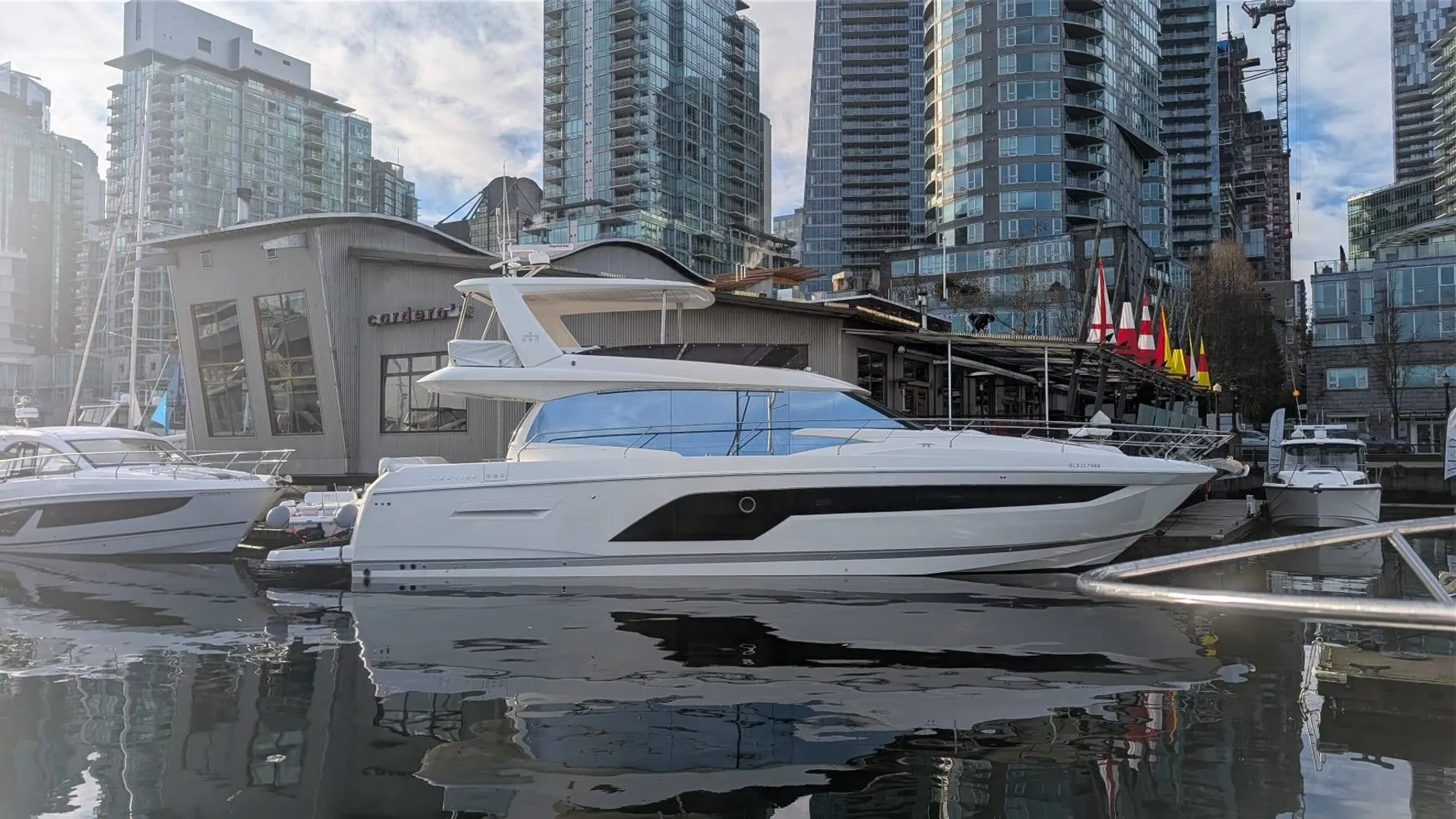 Pre-Owned 2022 Prestige 590 Fly for Sale | Vancouver, BC | M&P Yacht Centre | 697bac93f6038689a0043c9e