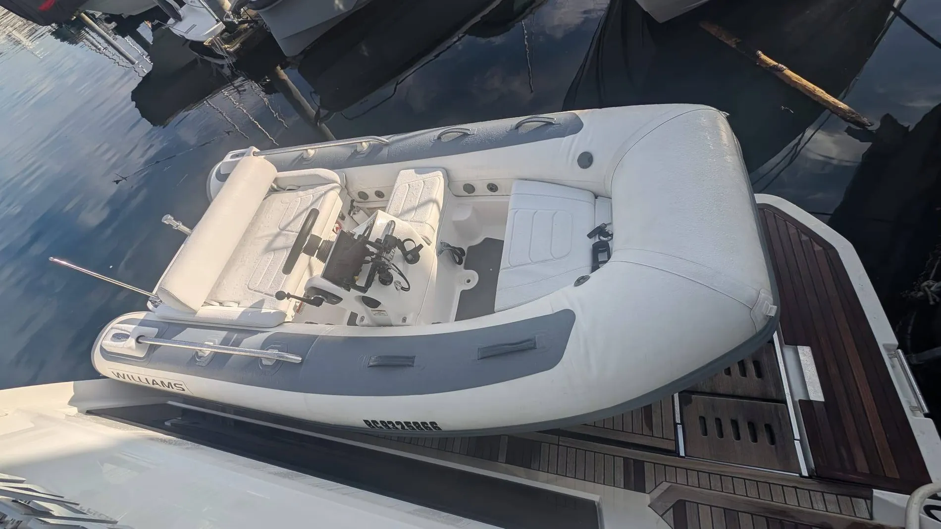 Pre-Owned 2022 Prestige 590 Fly for Sale | Vancouver, BC | M&P Yacht Centre | 697bac93f6038689a0043c9e