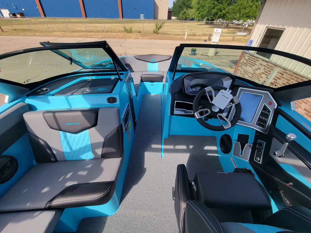 boat-carouselImage-image