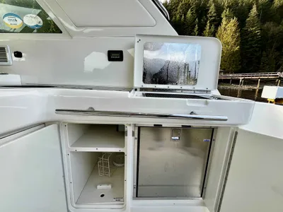 Pre-Owned 2012 Sea ray 450 Sundancer for Sale | Vancouver, BC | M&P Yacht Centre | 67a6cb87b65a37a06e0243ef
