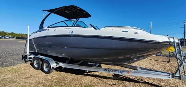 2026 Hurricane SunDeck SD 2400 OB