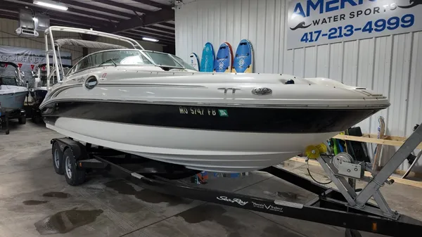 2004 Sea ray SunDeck 240-15
