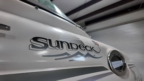 2004 Sea ray SunDeck 240-2