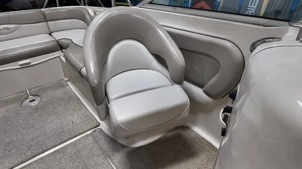 2004 Sea ray SunDeck 240-40