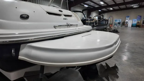 2004 Sea ray SunDeck 240-10