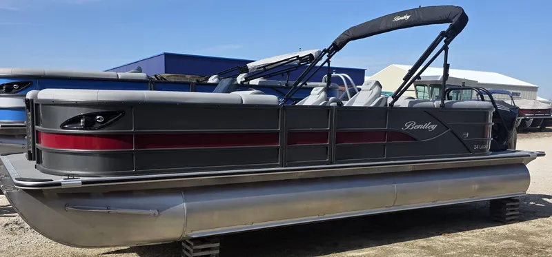 2026 Bentley 2026  Legacy 243 Navigator