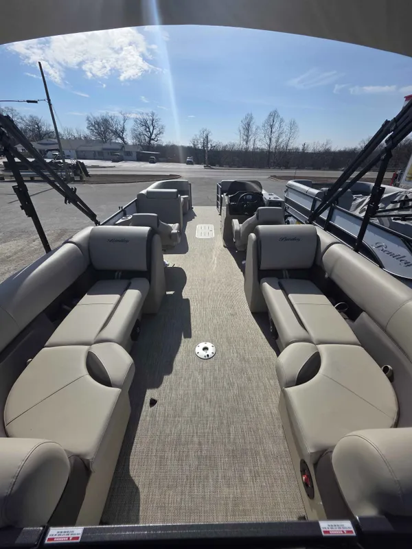 2026 Bentley Legacy 243 Navigator-2