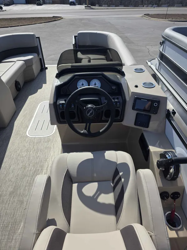2026 Bentley Legacy 243 Navigator-5
