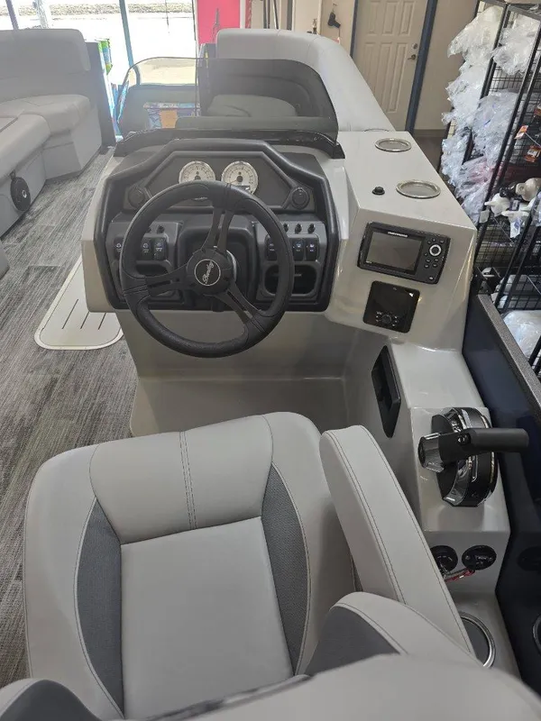 2026 Bentley Legacy 243 Navigator-2