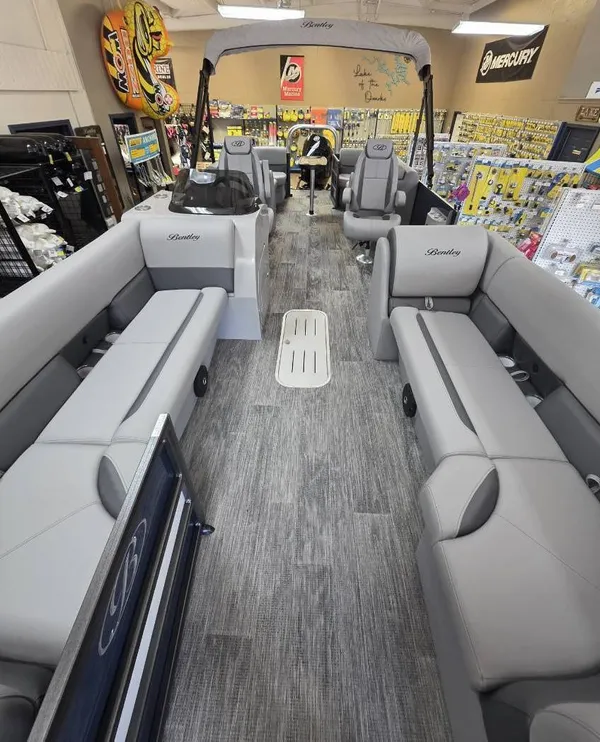 2026 Bentley Legacy 243 Navigator-3