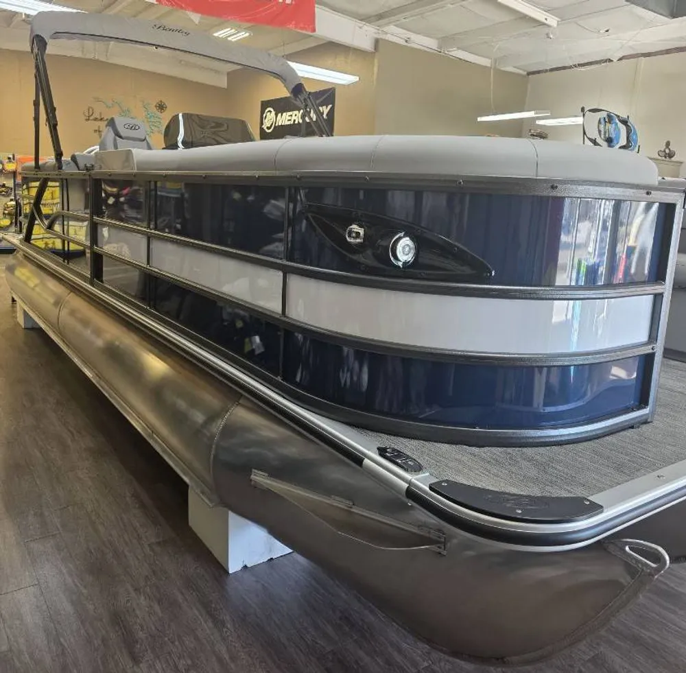 2026 Bentley Legacy 243 Navigator-5