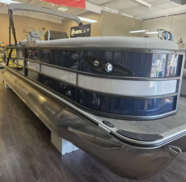 2026 Bentley Legacy 243 Navigator-5