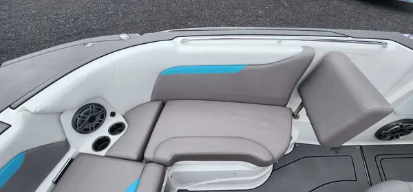 2025 Hurricane 24-CC COASTAL EDITION