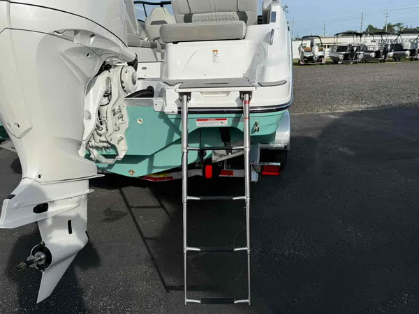 2026 Hurricane SunDeck SD 2600 OB