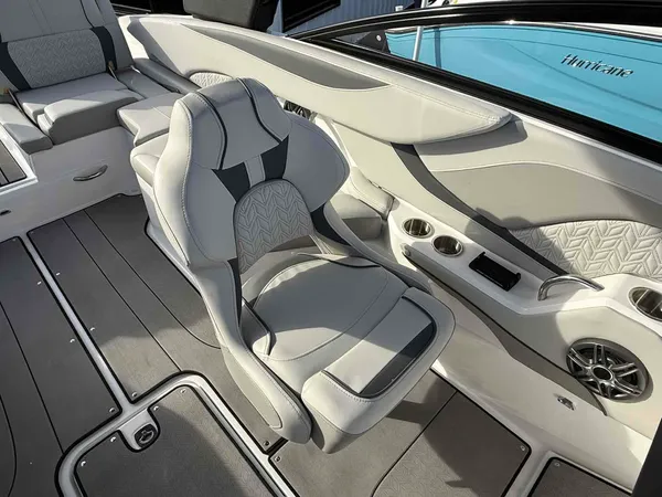 2026 Hurricane SunDeck SD 2600 OB