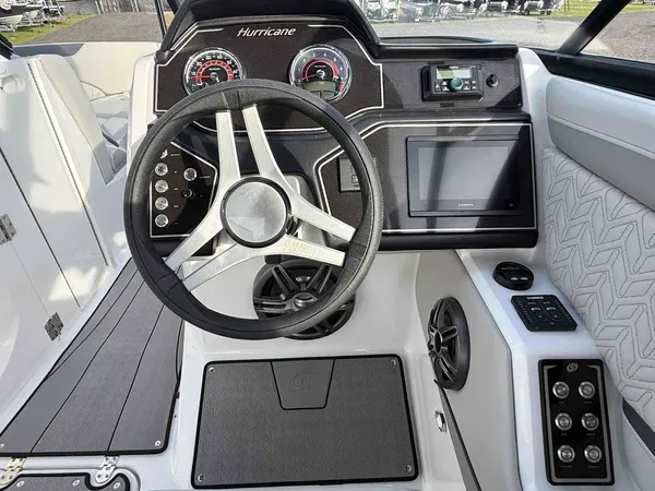 2026 Hurricane SunDeck SD 2600 OB