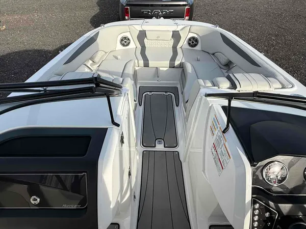 2026 Hurricane SunDeck SD 2600 OB