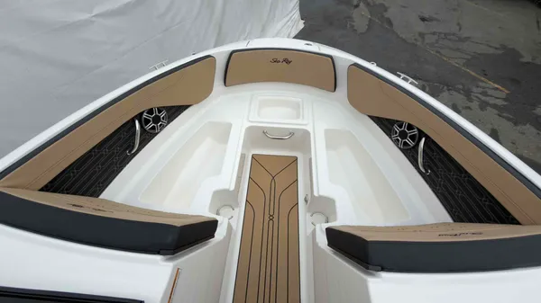 2026 Sea Ray SPX 210-10