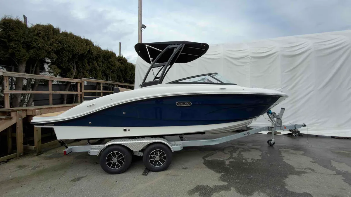2026 Sea Ray SPX 210-2