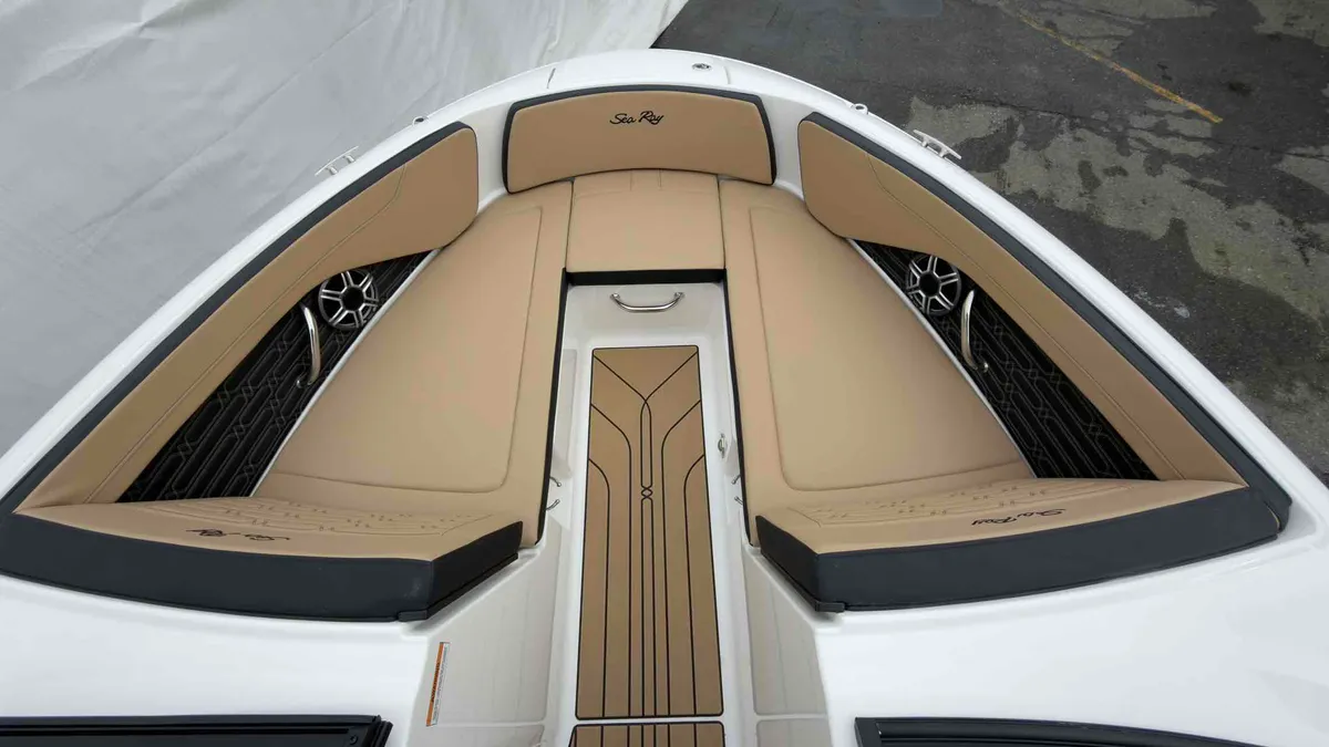 2026 Sea Ray SPX 210-7