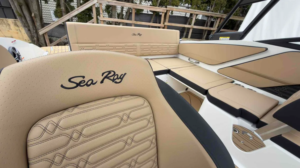 2026 Sea Ray SPX 210-14