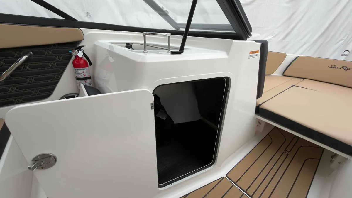 2026 Sea Ray SPX 210-18