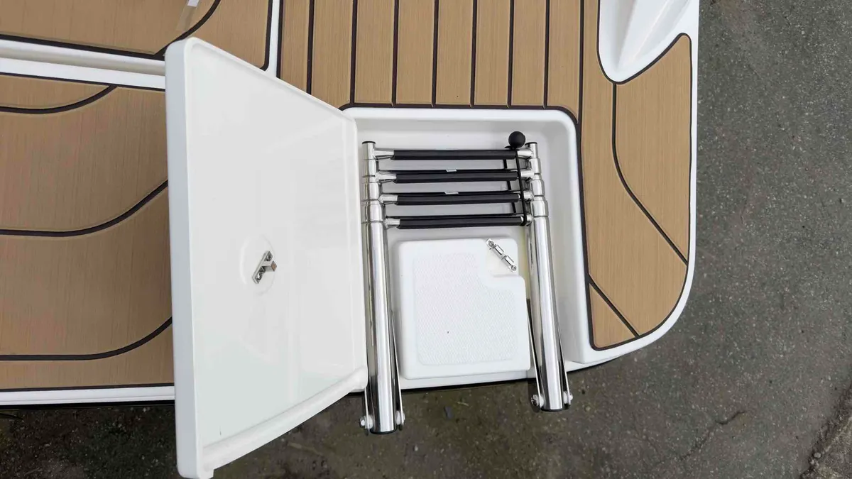 2026 Sea Ray SPX 210-19