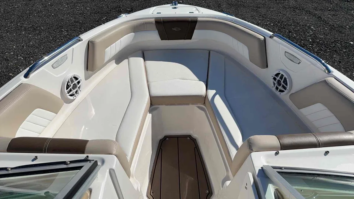 2022 Chaparral 21 SSI`