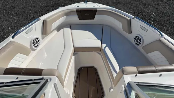 2022 Chaparral 21 SSI`