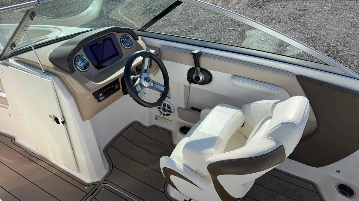 2022 Chaparral 21 SSI`