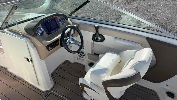 2022 Chaparral 21 SSI`