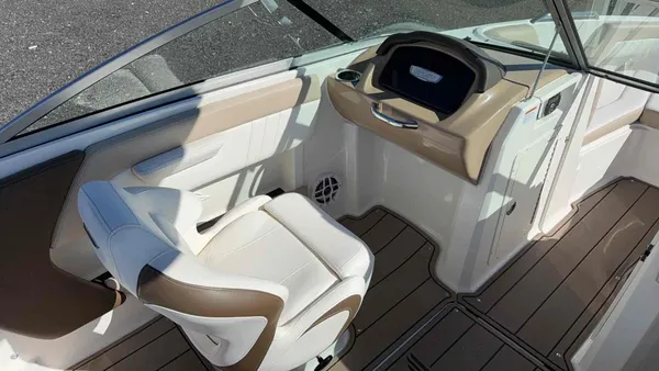 2022 Chaparral 21 SSI`