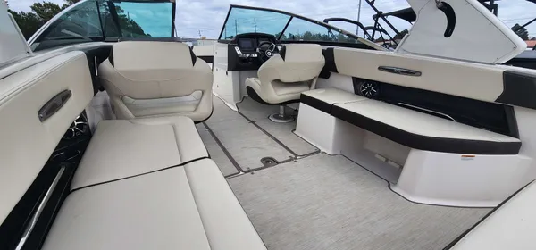 2018 Chaparral 287 SSX