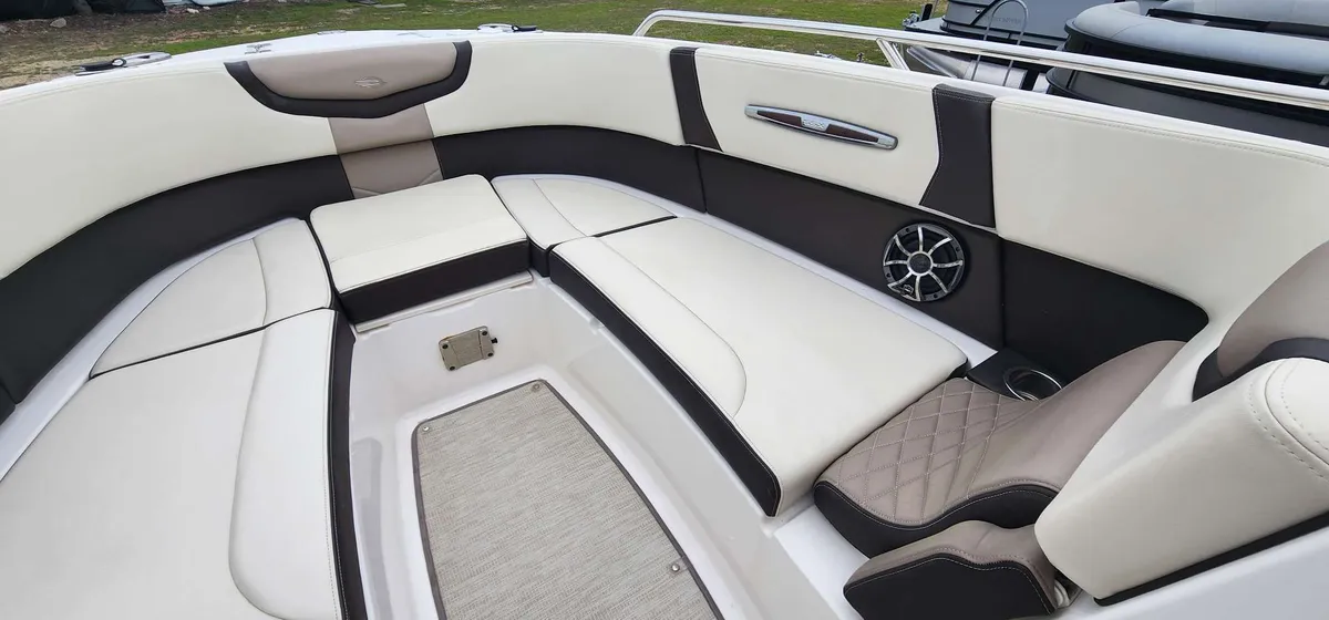 2018 Chaparral 287 SSX