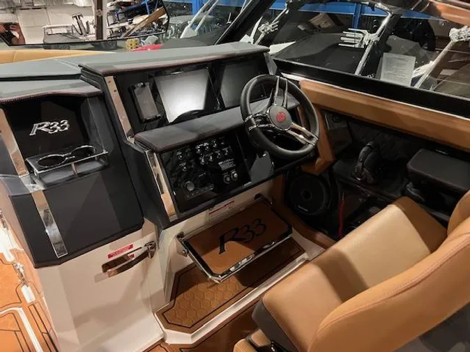 2025 Cobalt R33 Surf